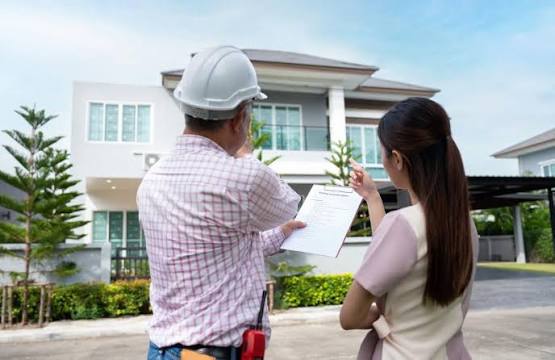 Professional painters estimating a home painting project in Squirrel Hill Pittsburgh